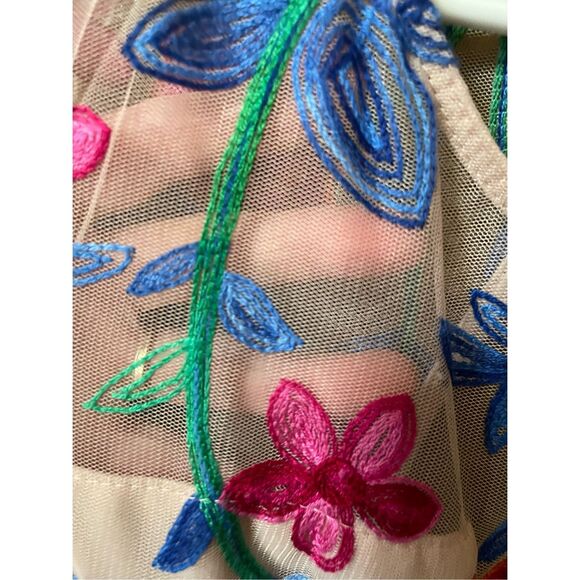 Acevog size L embroidered top blue knit skirt. - Picture 10 of 10